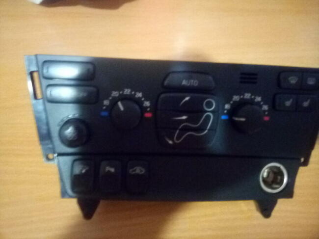 Volvo S60 D5 185KM rok 2006 PANEL KLIMATYZACJI