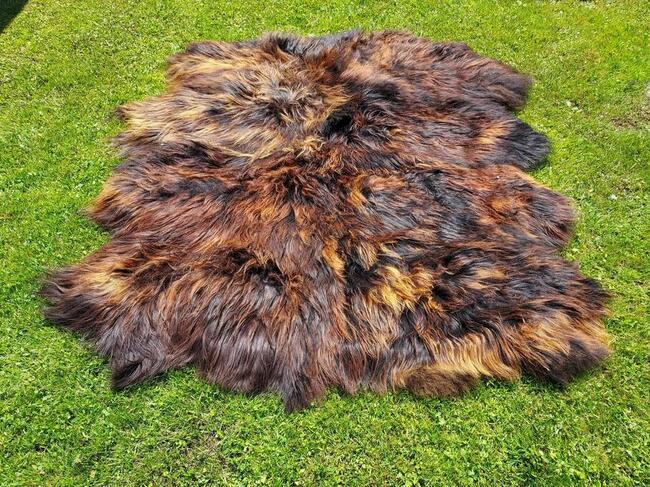 Dywan Narzuta ze Skór Owczych Długi Włos Płomienista Czerń