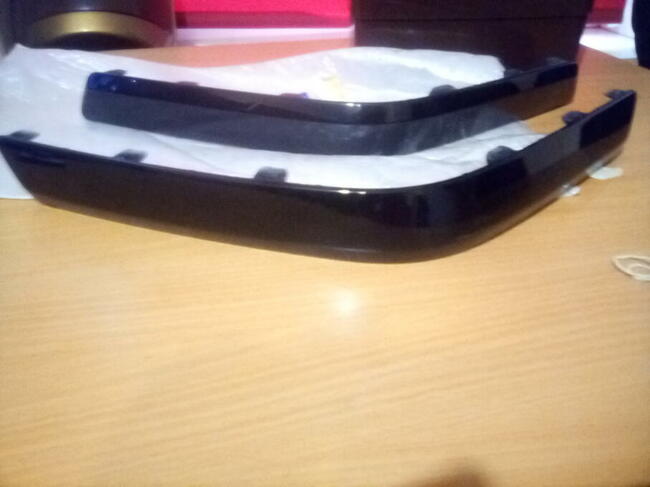 Volvo S60 rok 2006 listwy zderzaka TYŁ!! czarne stan bdb