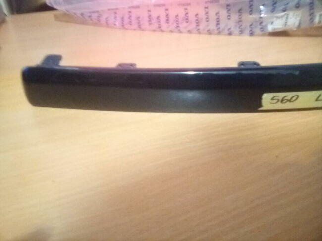 Volvo S60 rok 2006 listwy zderzaka przod stan bdb czarne