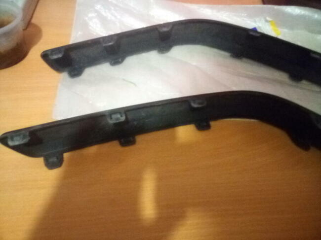 Volvo S60 rok 2006 listwy zderzaka TYŁ!! czarne stan bdb