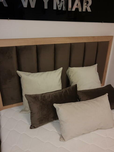 Nowoczesne łóżko Royal II ze stelażem i pojemnikiem