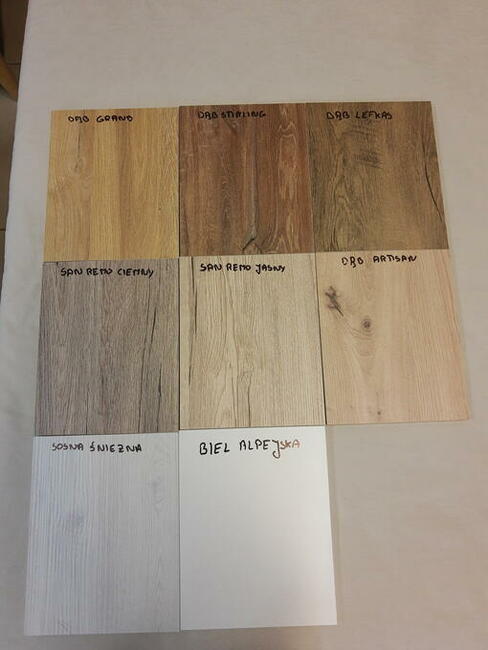 Nowoczesne łóżko Royal II ze stelażem i pojemnikiem