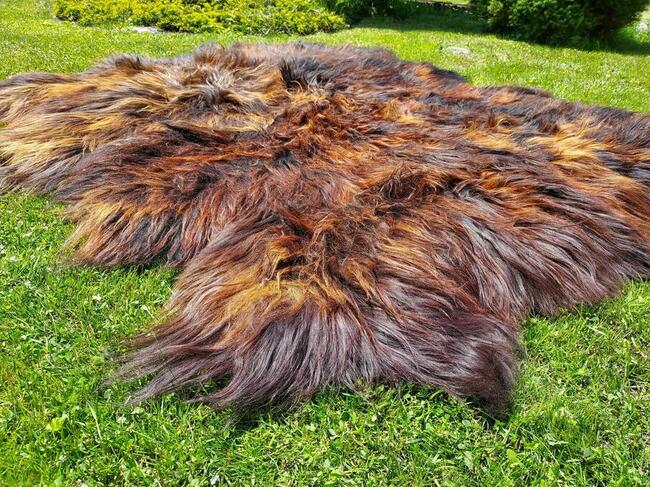 Dywan Narzuta ze Skór Owczych Długi Włos Płomienista Czerń