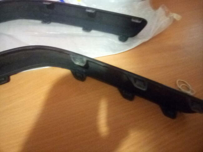 Volvo S60 rok 2006 listwy zderzaka TYŁ!! czarne stan bdb