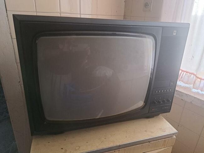 Sprzedam telewizor z czasów PRL
