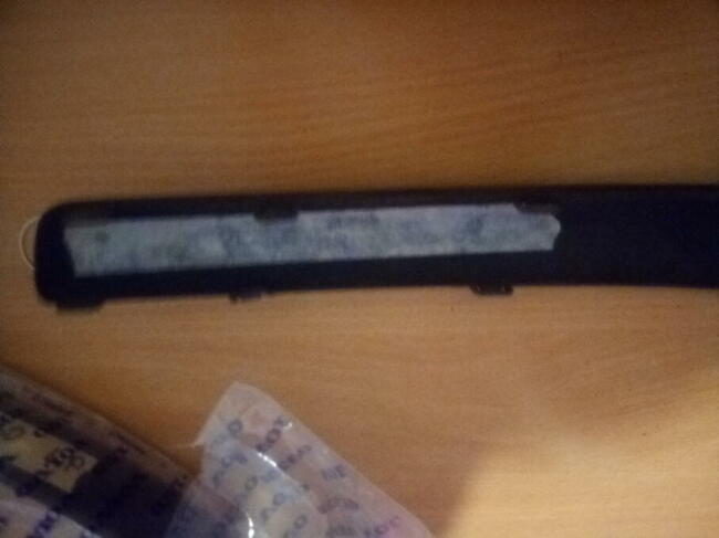 Volvo S60 rok 2006 listwy zderzaka przod stan bdb czarne