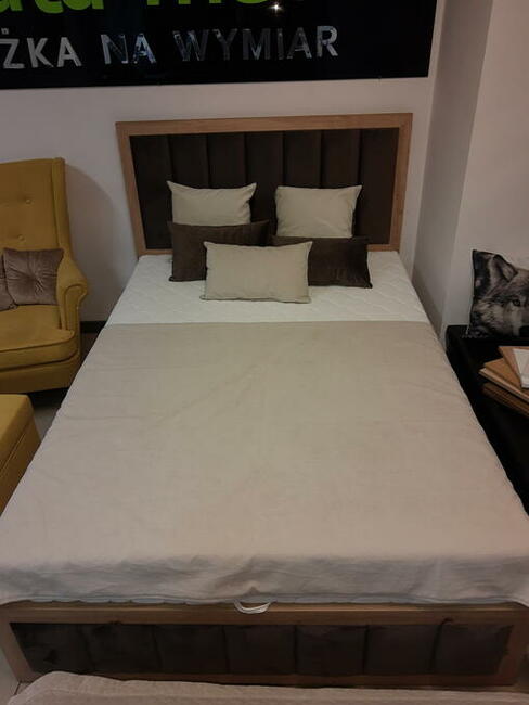 Nowoczesne łóżko Royal II ze stelażem i pojemnikiem