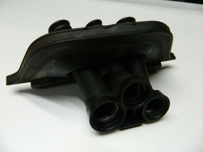 Króciec nagrzewnicy BMW 3 E36 Klimatyzacja