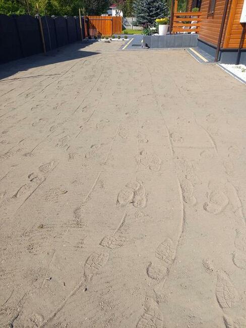 Zakładanie trawnika siew trawy mikrokoniczyna KURÓW