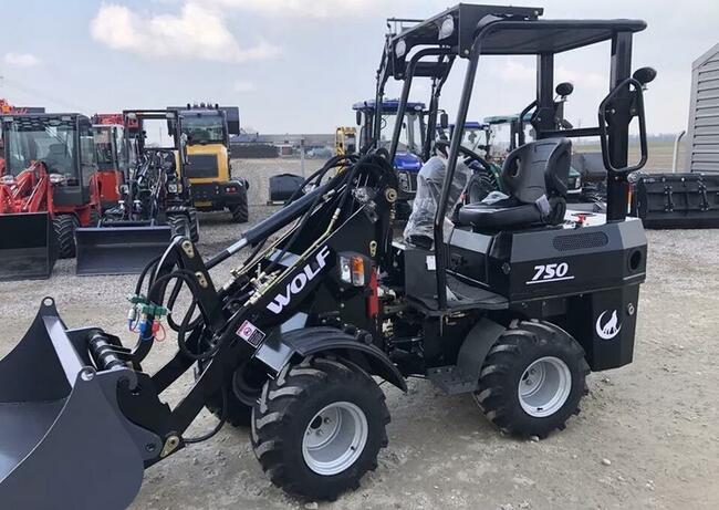 Ładowarka przegubowa WOLF MINI 750