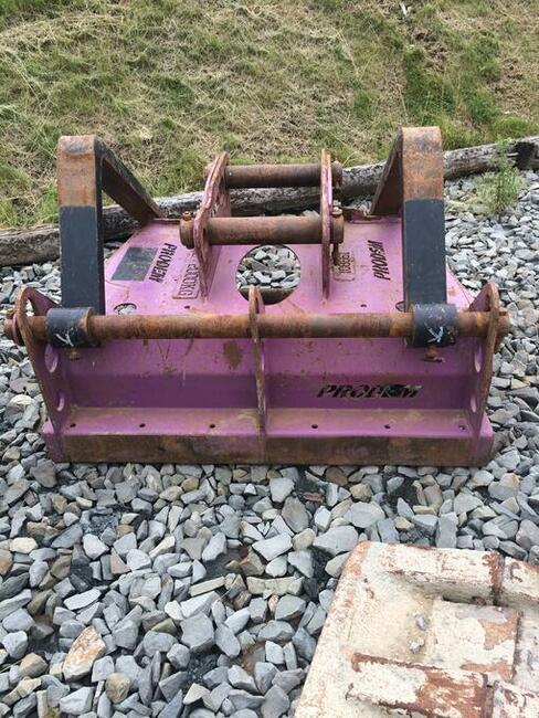 widły PRODEM do JCB JS220