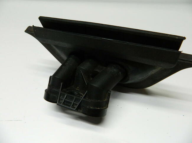 Króciec nagrzewnicy BMW 3 E36 Klimatyzacja