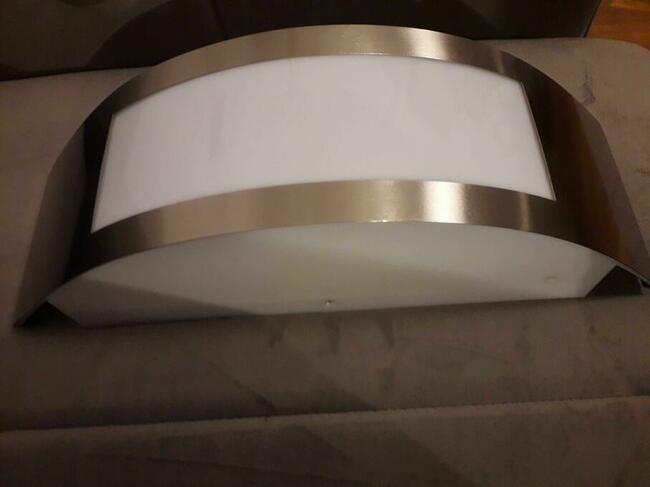 lampa kinkiet z żarówką