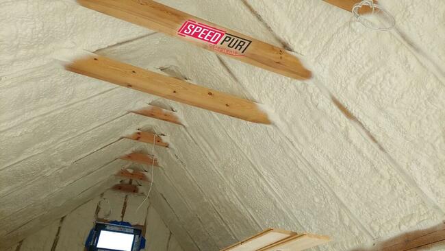 Piana PUR Ocieplanie Poddasze Wiązary Dach Strop Piła