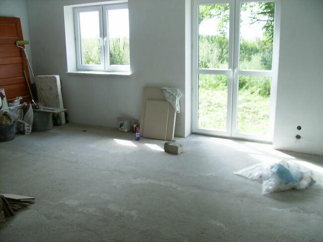 Siedlisko 6,5 H w jednym kawałku w wnęce w lesie dwa domy