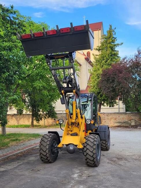 Przegubowa ładowarka kołowa - WOLF 825 - nowa