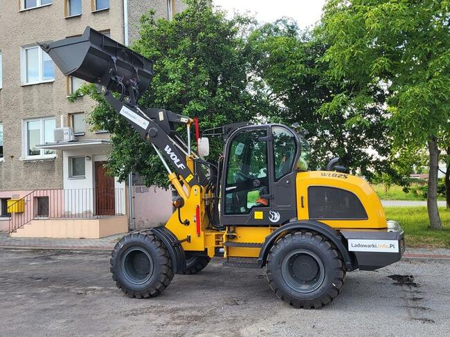Przegubowa ładowarka kołowa - WOLF 825 - nowa