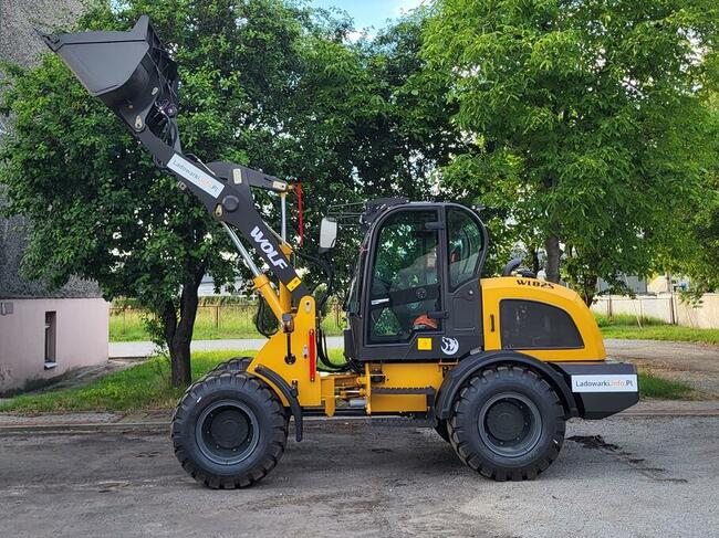 Przegubowa ładowarka kołowa - WOLF 825 - nowa