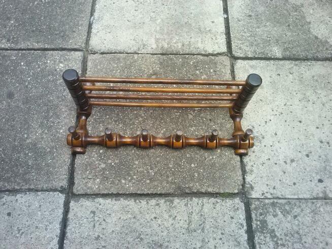 Wieszak ubraniowy na ścianę, drewniany, 30 zł.