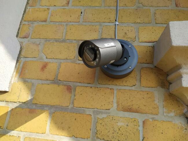 Złota rączka, montaż monitoringu