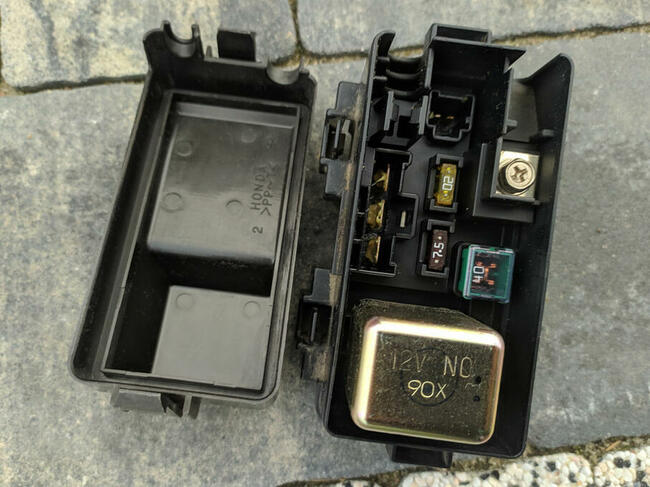 Skrzynka bezpieczników przekaźnika silnika pompy Honda Civic