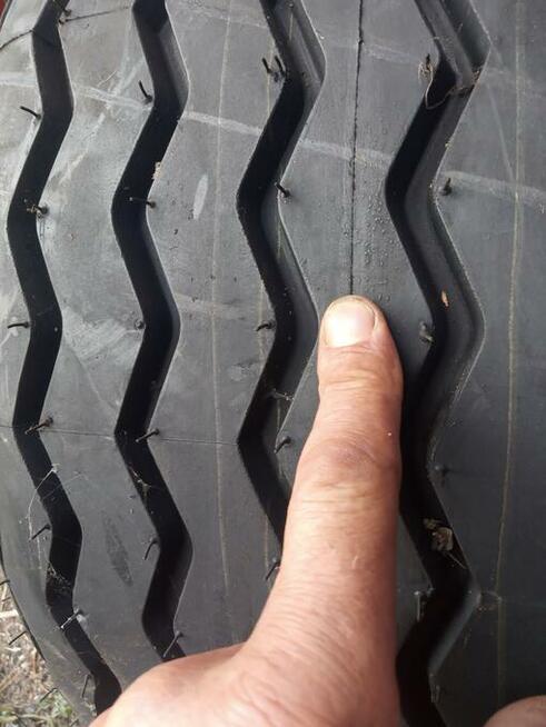 Sprzedam opona nowa do beczkowozu