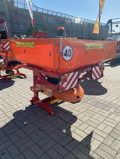 Piaskarka Komunalno Drogowa Zawieszana 850 L/ 1200 kg