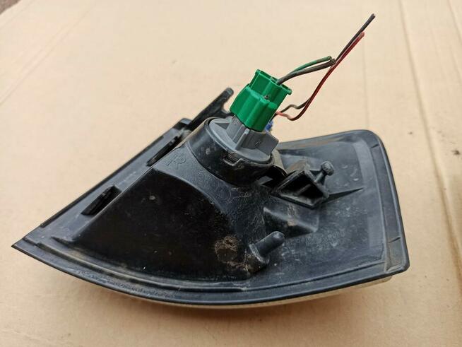 Mazda Demio 1 I 96-00 Migacz Kierunkowskaz lewy prawy przód