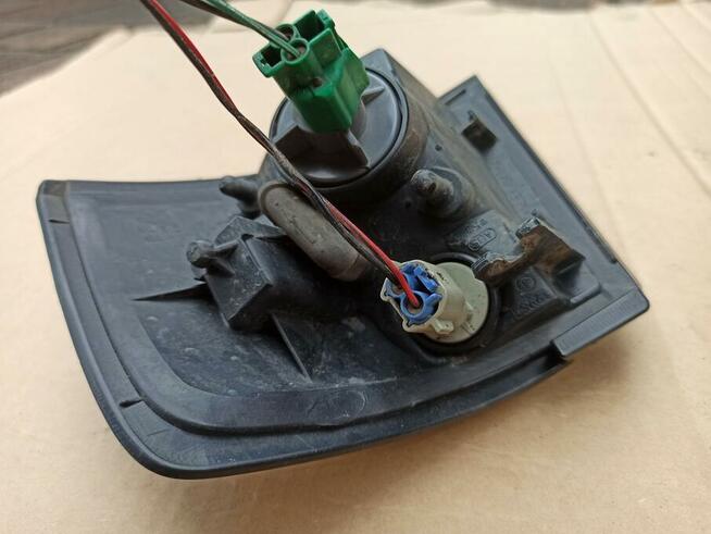 Mazda Demio 1 I 96-00 Migacz Kierunkowskaz lewy prawy przód