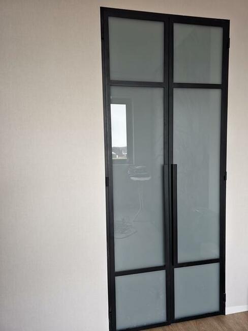 Przeszklenia loft, stalowo-szklane, drzwi i ścianki metalowe