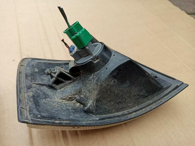 Mazda Demio 1 I 96-00 Migacz Kierunkowskaz lewy prawy przód