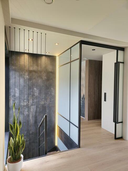 Przeszklenia loft, stalowo-szklane, drzwi i ścianki metalowe