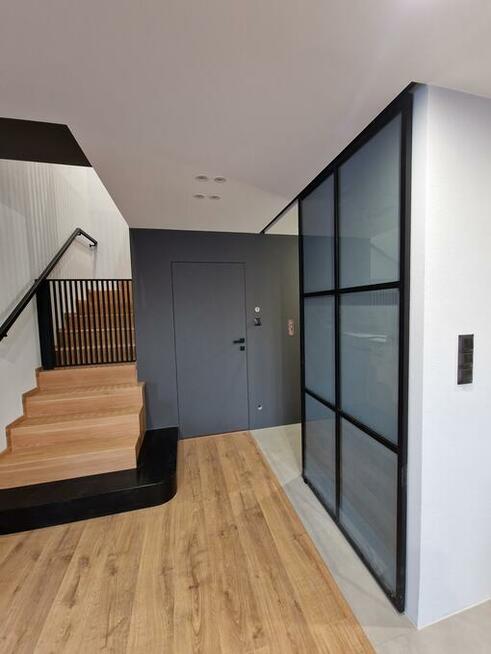 Przeszklenia loft, stalowo-szklane, drzwi i ścianki metalowe