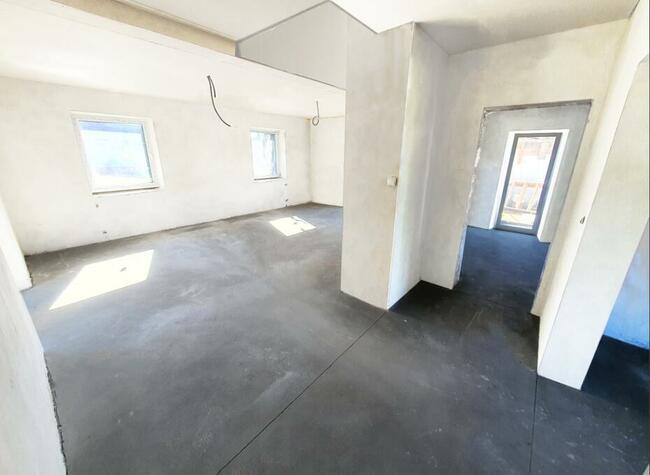 Piękny dom na sprzedaż w Wysoka Strzyżowska