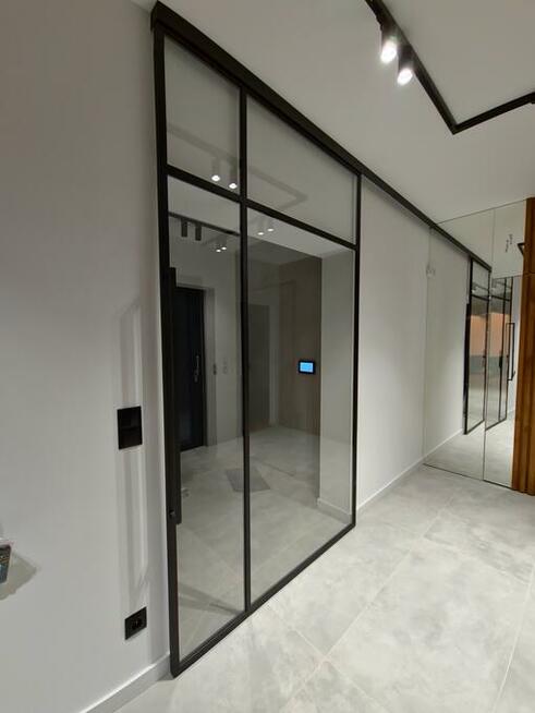 Przeszklenia loft, stalowo-szklane, drzwi i ścianki metalowe