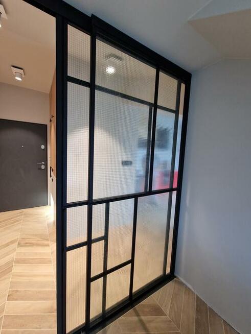 Przeszklenia loft, stalowo-szklane, drzwi i ścianki metalowe