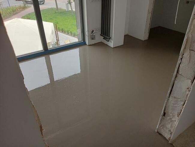 Wylewki samopoziomujące-Mikrocement --Montaż podłóg od A do