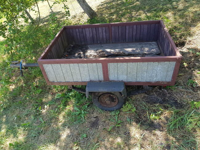 Przyczepka samochodowa