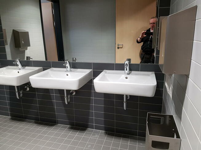 pilnie poszukiwany elektryk i hydraulik oraz pomocnik