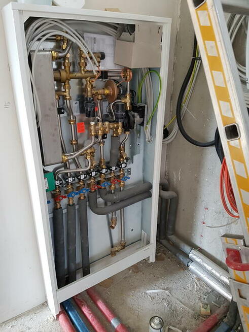 hydraulika ,elektryka oraz pomocnika zatrudnię pilnie