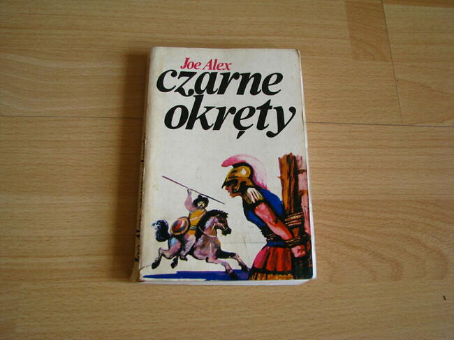 Joe Alex, Czarne okręty – tom 3 Kraina umarłych liści
