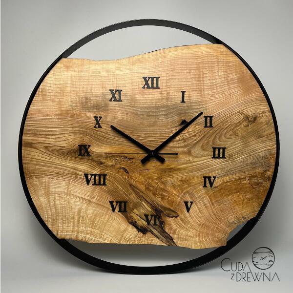 Wyjątkowy egzemplarz zegara ściennego