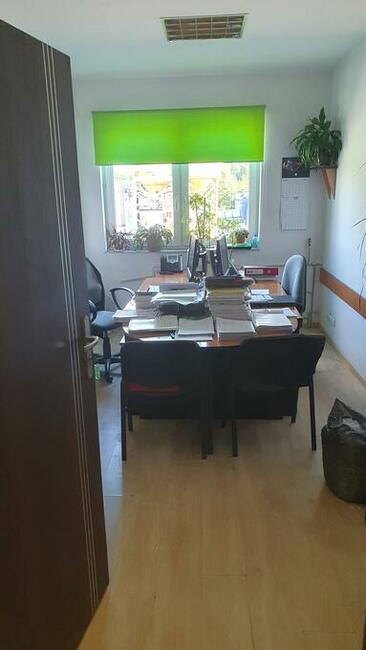 Wynajmę biura w 1 piętrowym budynku z parkingiem