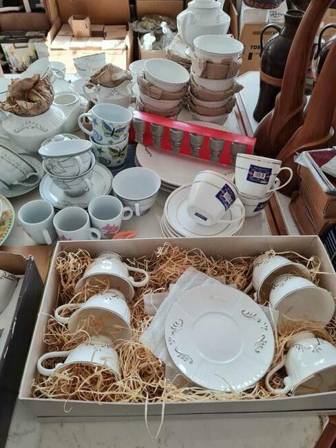 Artykuły dekoracyjne i wyposażenia wnętrz HURT