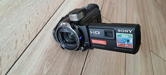 Sprzedam lub zamienię kamerę SONY z wbudowanym projektorem.