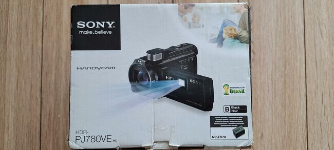 Sprzedam lub zamienię kamerę SONY z wbudowanym projektorem.