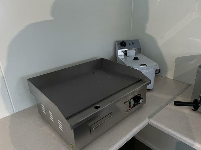 Przyczepa gastronomiczna burgery 3,5m wynajem