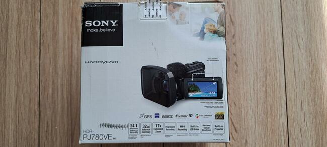 Sprzedam lub zamienię kamerę SONY z wbudowanym projektorem.