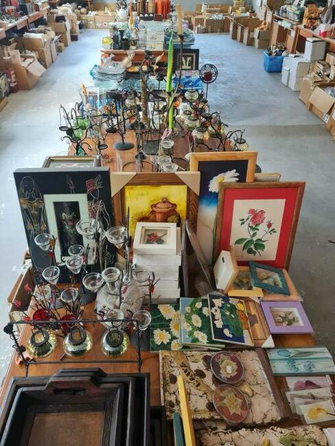 Artykuły dekoracyjne i wyposażenia wnętrz HURT